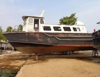 Deteriorated hull before recovery